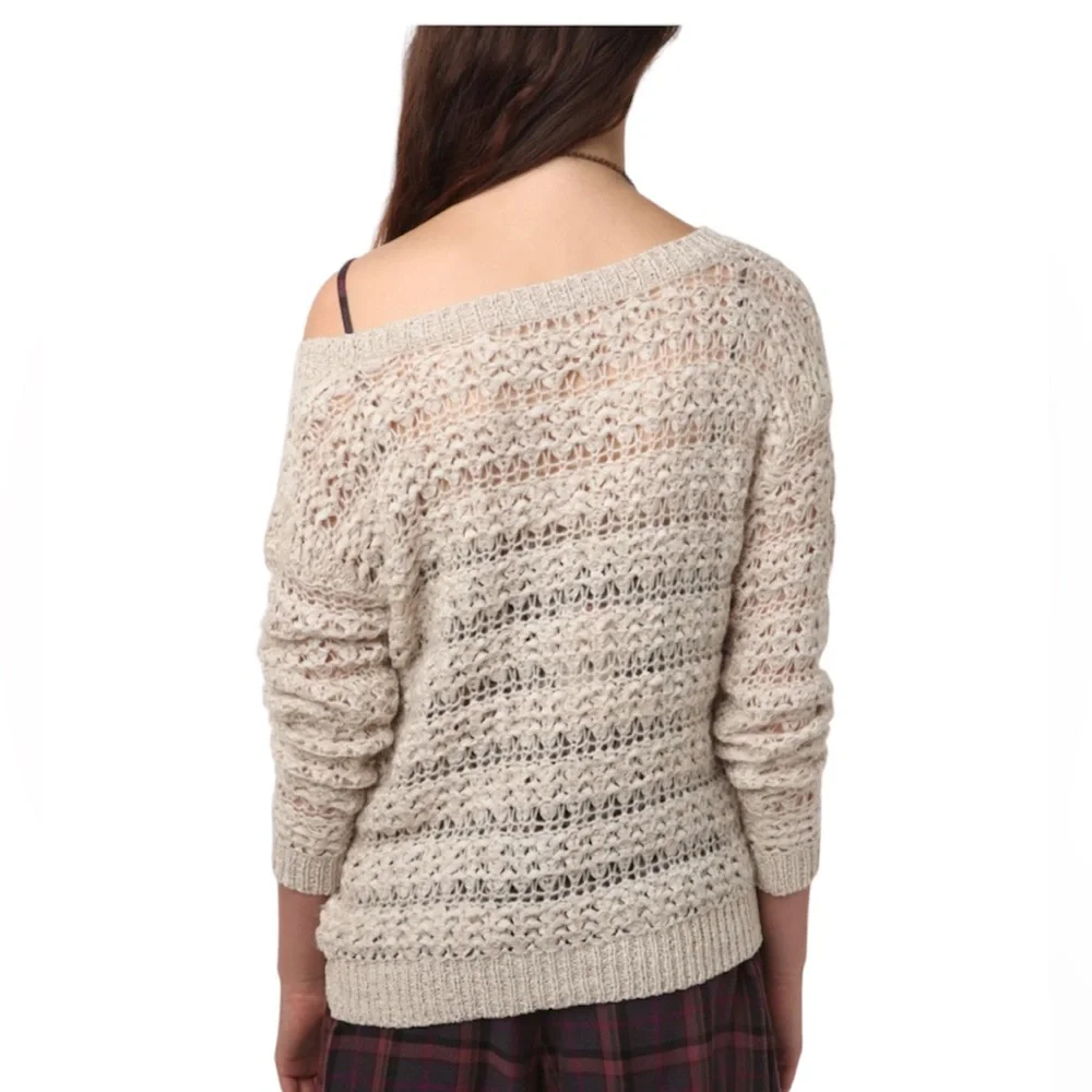 Pins & Needles🦎Fuzzy Cable Knit Pullover🌵